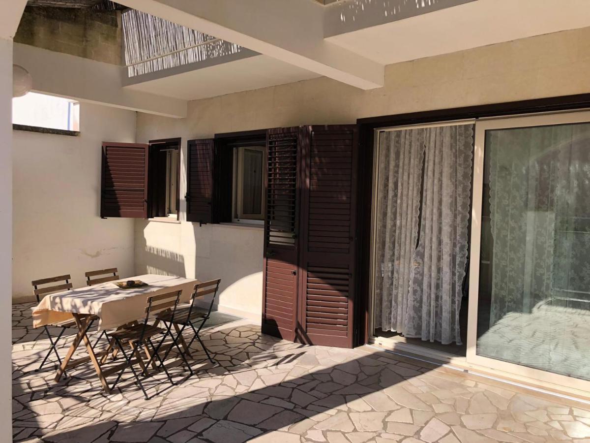 Odegos Mono & Trilo Bed and Breakfast Torre dell'Orso Buitenkant foto