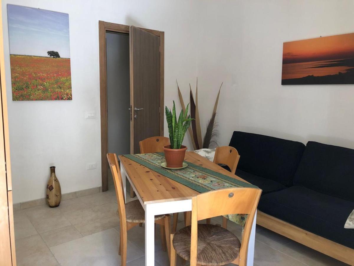 Odegos Mono & Trilo Bed and Breakfast Torre dell'Orso Buitenkant foto