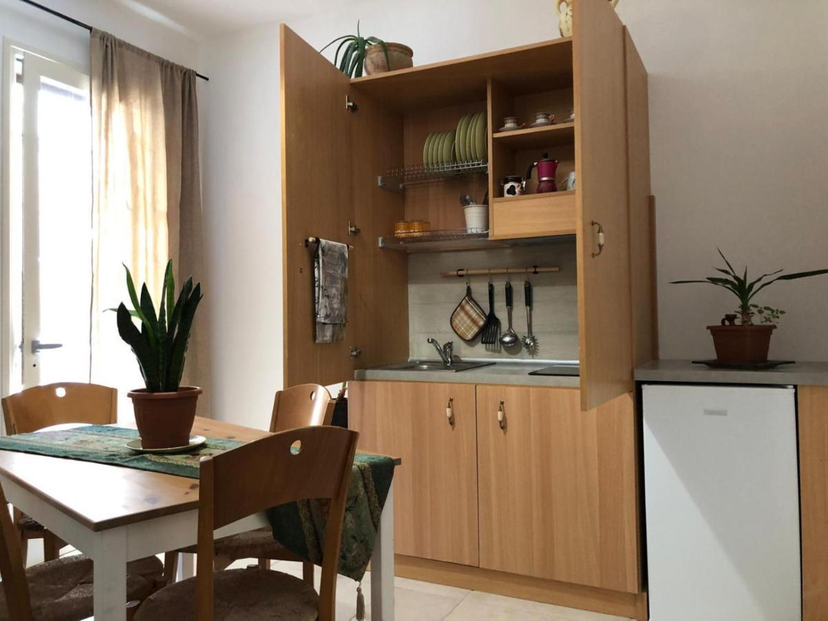 Odegos Mono & Trilo Bed and Breakfast Torre dell'Orso Buitenkant foto