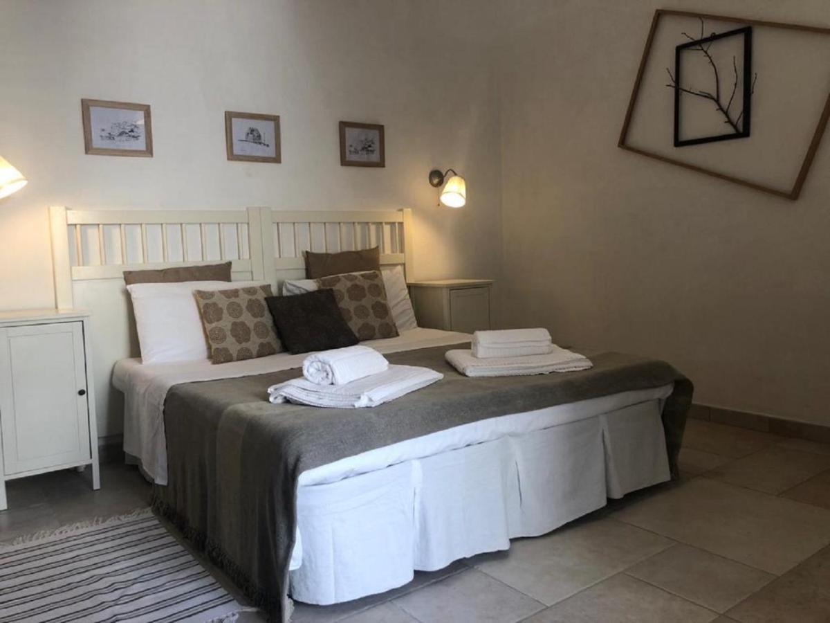 Odegos Mono & Trilo Bed and Breakfast Torre dell'Orso Buitenkant foto