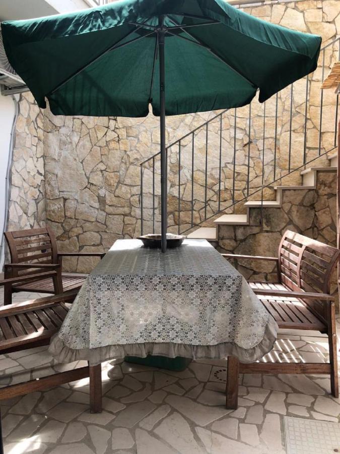 Odegos Mono & Trilo Bed and Breakfast Torre dell'Orso Buitenkant foto