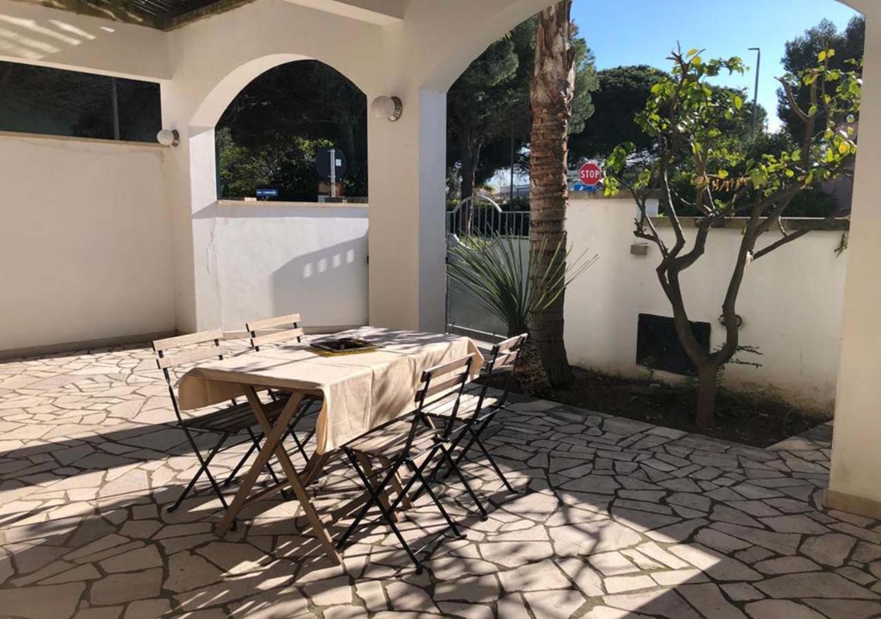 Odegos Mono & Trilo Bed and Breakfast Torre dell'Orso Buitenkant foto