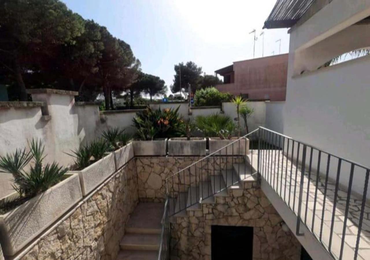 Odegos Mono & Trilo Bed and Breakfast Torre dell'Orso Buitenkant foto